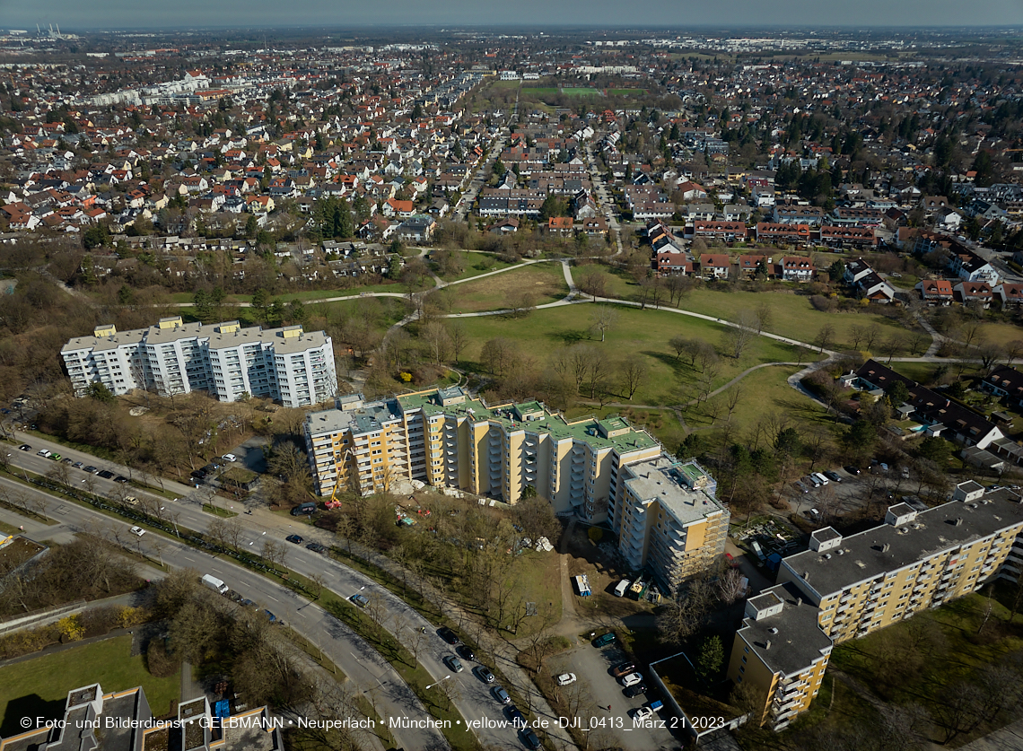 21.03.2023 - Luftbilder von der Baustelle Karl-Marx-Ring 53-57 in Neuperlach